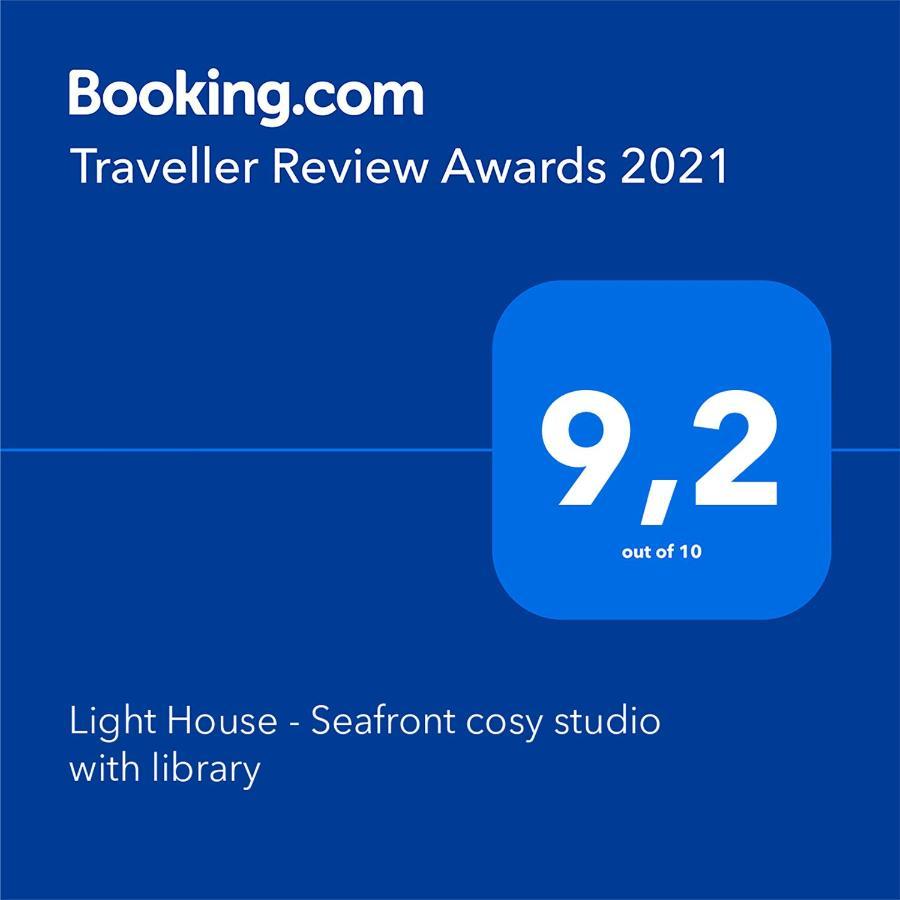 Light House - Seafront Cosy Studio With Library Paphos Eksteriør billede